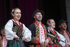 Koncert wiosenny „Folklor Duma Galicji” Studenckiego Zespołu Pieśni i Tańca Politechniki Rzeszowskiej „Połoniny”,