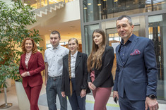 Od lewej: prof. PRz Beata Zatwarnicka-Madura, Arkadiusz Olejarz, Oksana Romaniec, Natalia Hawro, prof. Grzegorz Ostasz, 