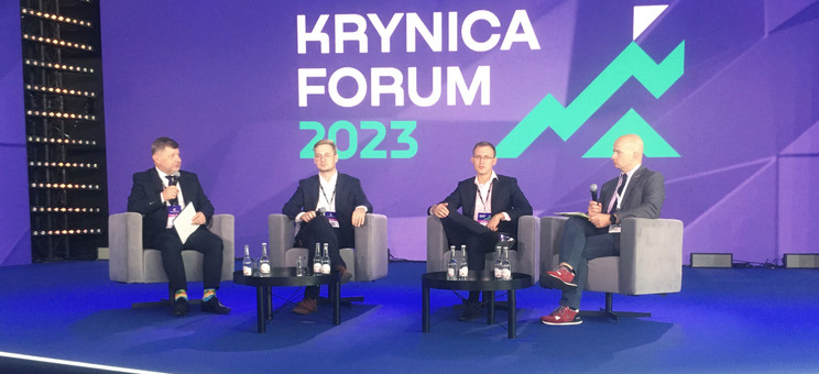 Uczestnicy panelu. Pierwszy z lewej prof. P. Koszelnik,