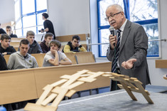 Prof. PRz T. Więcek, 